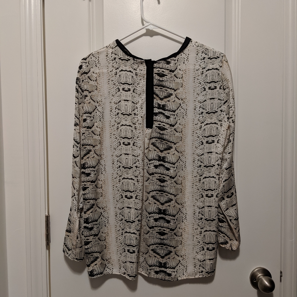 blouse - Picture 3 of 3
